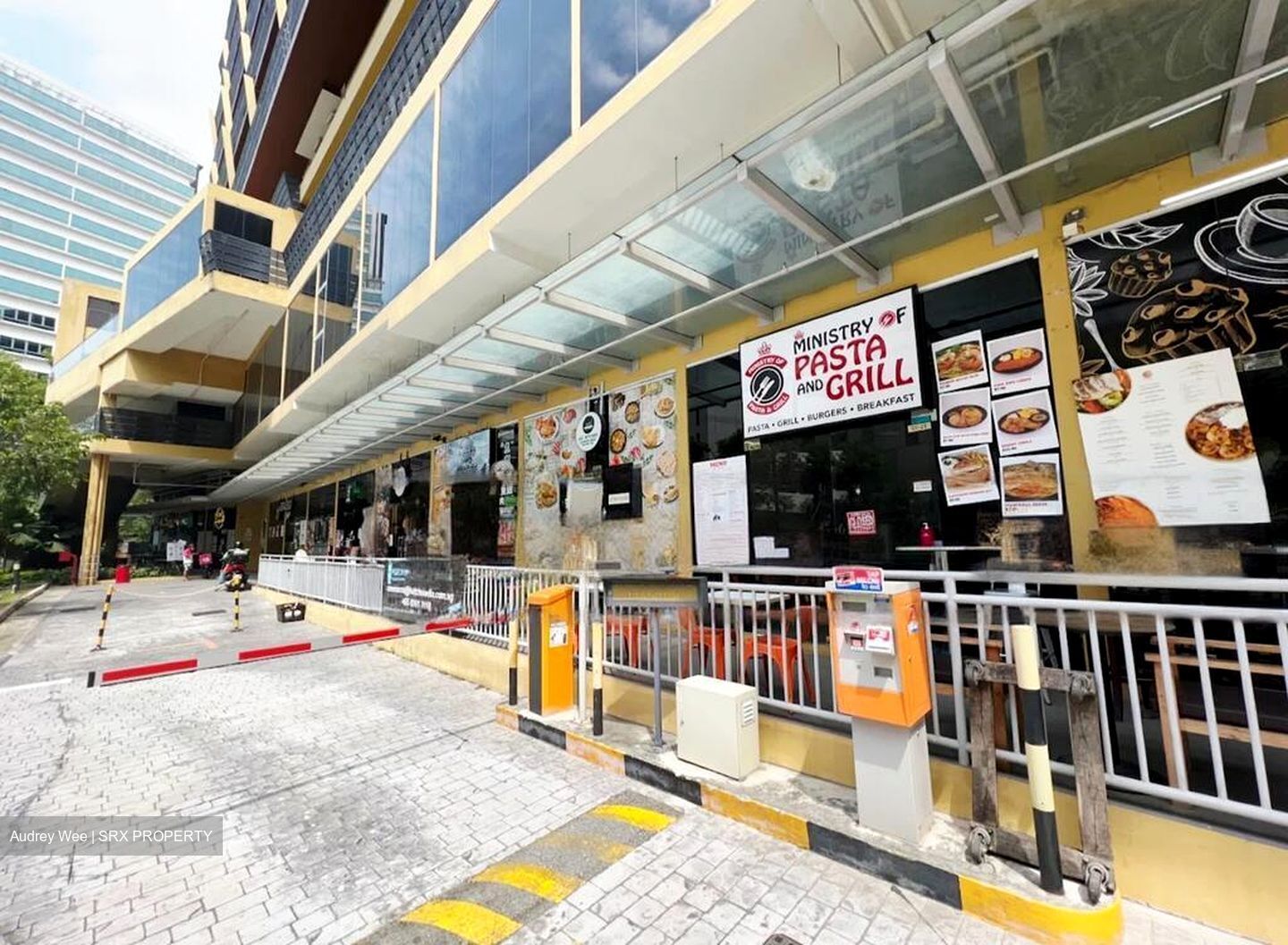 The Commerze@irving (D13), Shop House #463847201